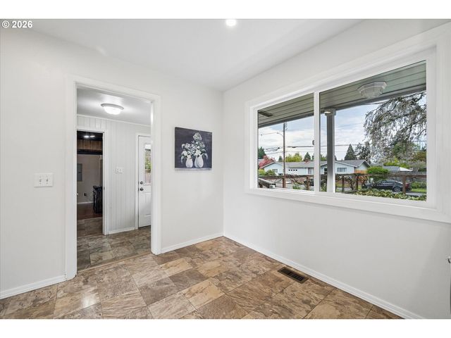 1901 MINDA Dr, Eugene, OR 97401