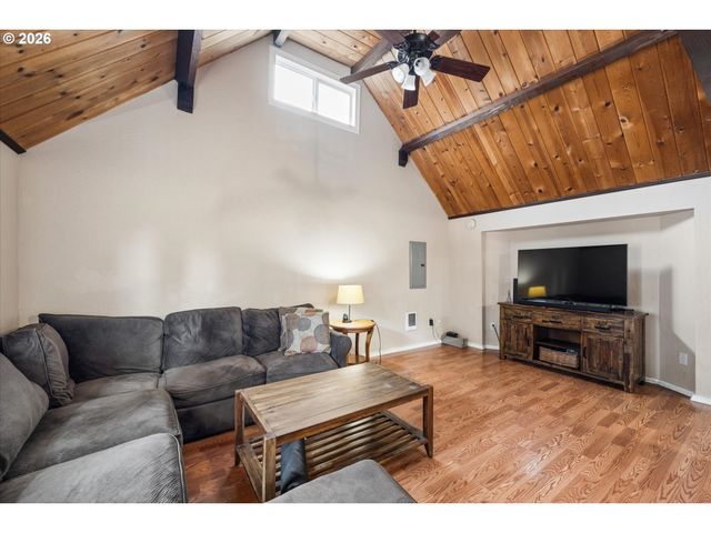 1901 MINDA Dr, Eugene, OR 97401