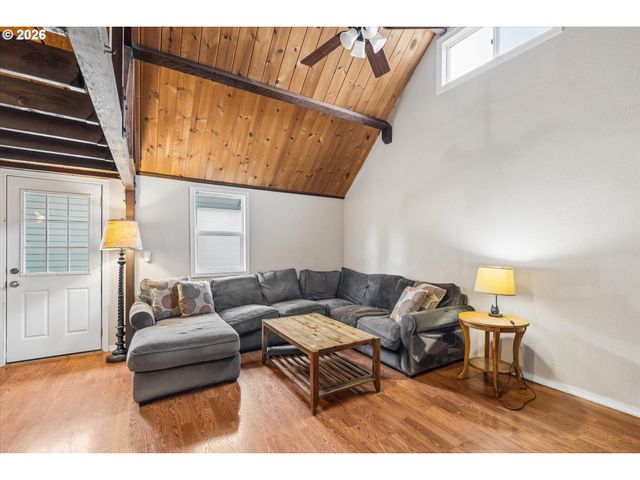 1901 MINDA Dr, Eugene, OR 97401