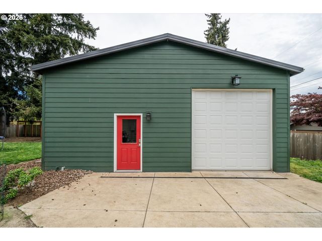 1901 MINDA Dr, Eugene, OR 97401