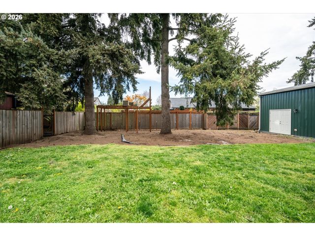 1901 MINDA Dr, Eugene, OR 97401