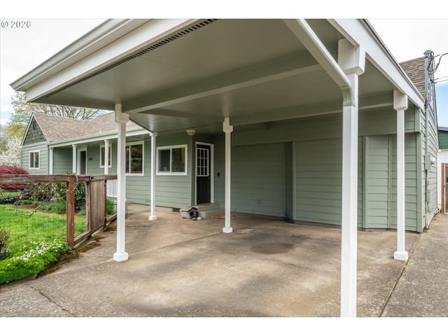 1901 MINDA Dr, Eugene, OR 97401