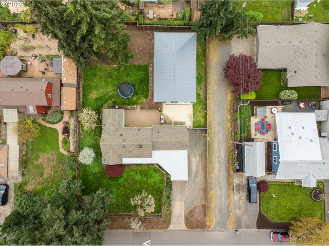 1901 MINDA Dr, Eugene, OR 97401