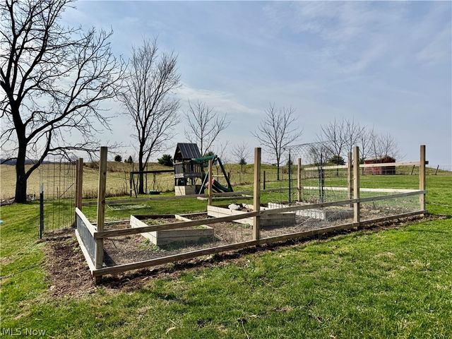 4584 State Route 516 NW, Dover, OH 44622