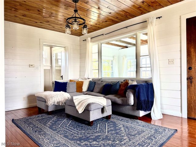 4584 State Route 516 NW, Dover, OH 44622