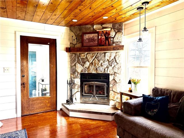 4584 State Route 516 NW, Dover, OH 44622