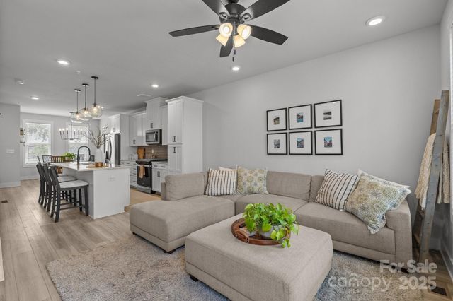 5006 Tiny Lane, Charlotte, NC 28203