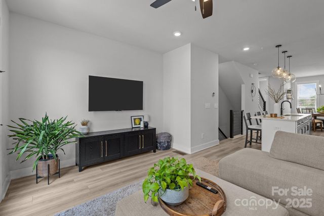 5006 Tiny Lane, Charlotte, NC 28203