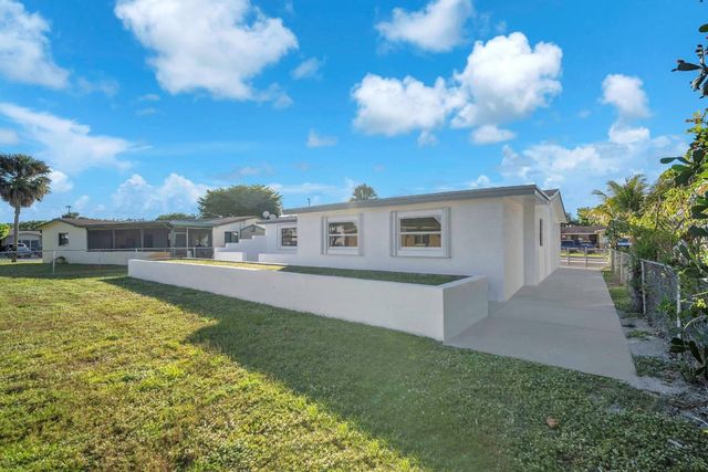 2210 NW 50th Avenue, Lauderhill, FL 33313