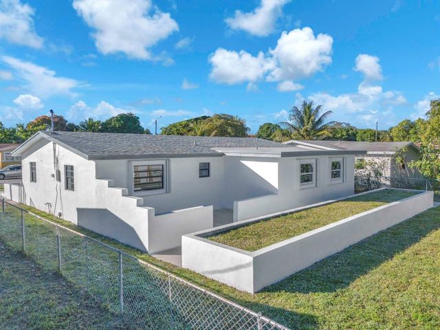 2210 NW 50th Avenue, Lauderhill, FL 33313