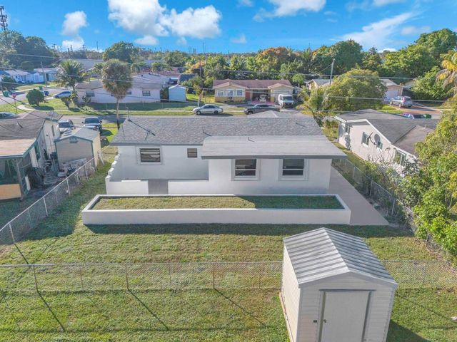 2210 NW 50th Avenue, Lauderhill, FL 33313