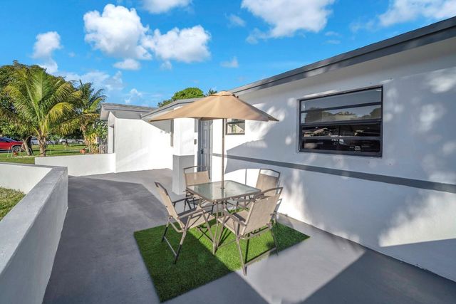 2210 NW 50th Avenue, Lauderhill, FL 33313