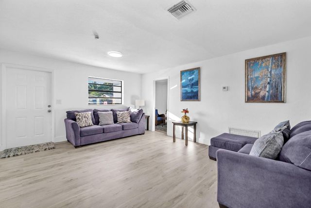 2210 NW 50th Avenue, Lauderhill, FL 33313