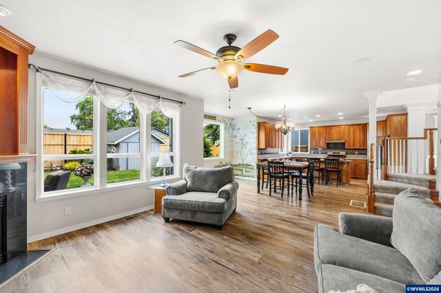 535 Maple St, Mt Angel, OR 97362