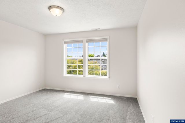 535 Maple St, Mt Angel, OR 97362