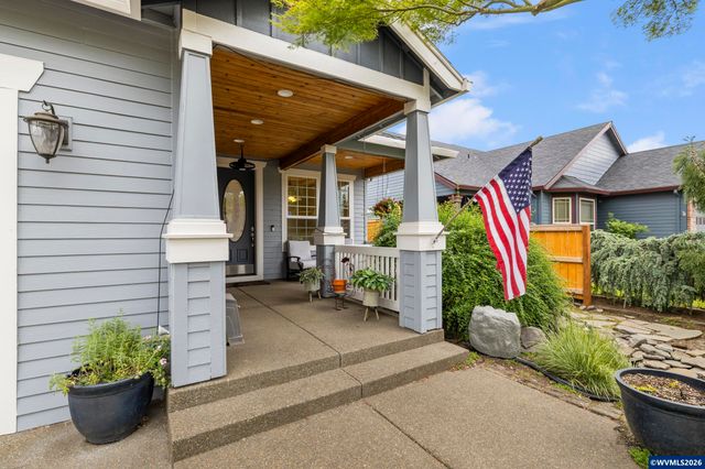 535 Maple St, Mt Angel, OR 97362