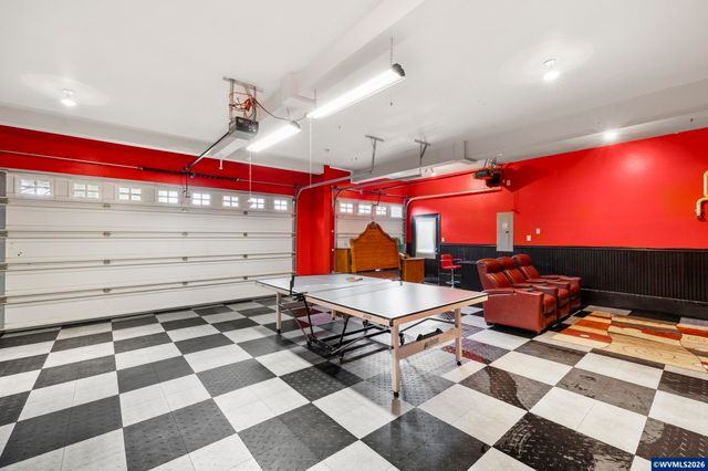 535 Maple St, Mt Angel, OR 97362
