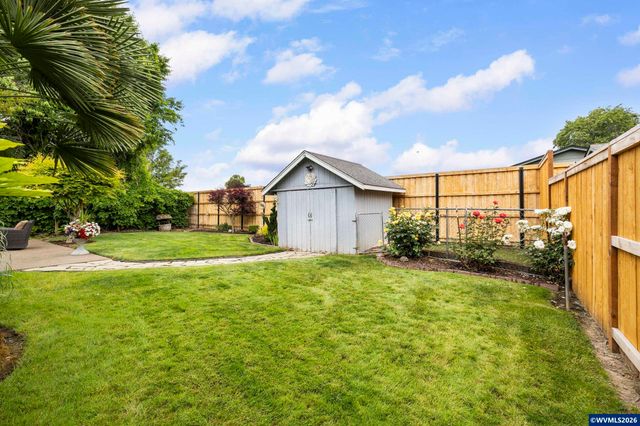 535 Maple St, Mt Angel, OR 97362