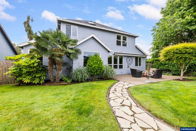 535 Maple St, Mt Angel, OR 97362