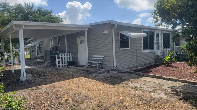 4712 Tahiti DR, Bonita Springs, FL 34134