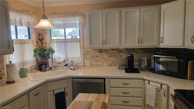 4712 Tahiti DR, Bonita Springs, FL 34134