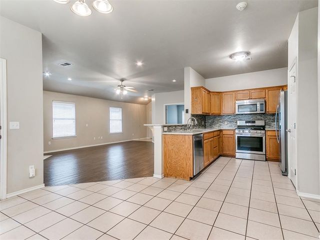 2109 Bradford Way, Edmond, OK 73003