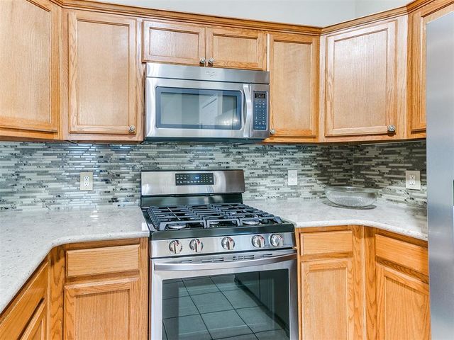 2109 Bradford Way, Edmond, OK 73003