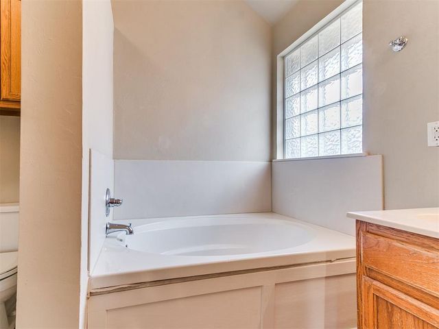 2109 Bradford Way, Edmond, OK 73003