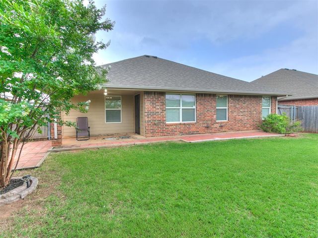 2109 Bradford Way, Edmond, OK 73003