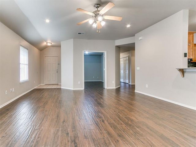 2109 Bradford Way, Edmond, OK 73003