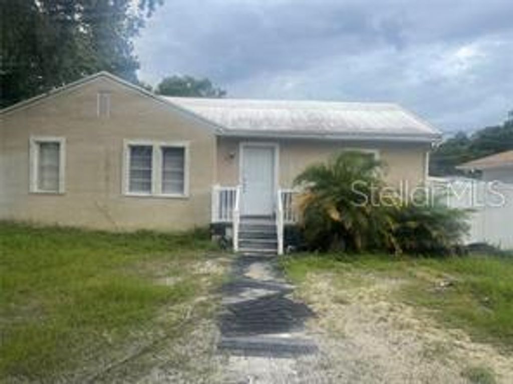 2111 W BURKE STREET, Tampa, FL 33604