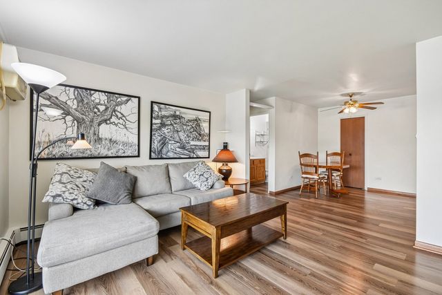 12809 Carriage Lane 12, Crestwood, IL 60418