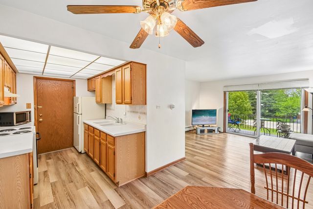 12809 Carriage Lane 12, Crestwood, IL 60418