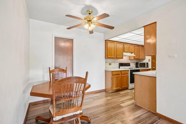 12809 Carriage Lane 12, Crestwood, IL 60418