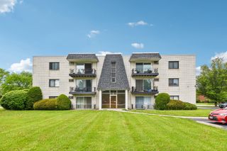 12809 Carriage Lane 12, Crestwood, IL 60418