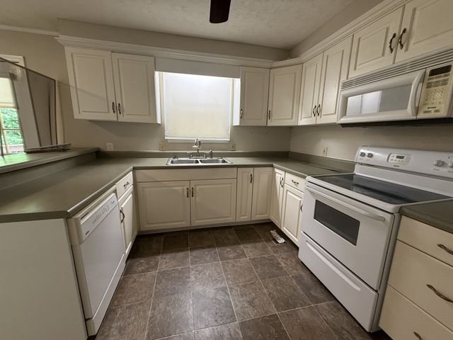1511 Cavern Ct, Clarksville, TN 37043