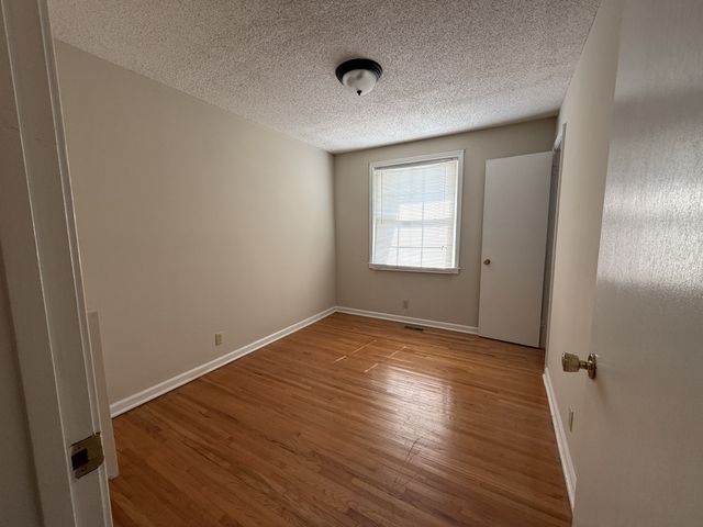 1511 Cavern Ct, Clarksville, TN 37043