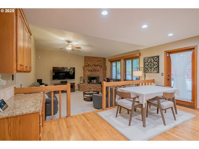 391 MCNARY HEIGHTS Dr N, Keizer, OR 97303