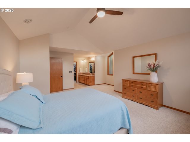 391 MCNARY HEIGHTS Dr N, Keizer, OR 97303