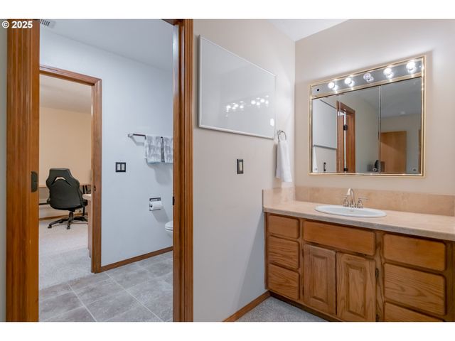 391 MCNARY HEIGHTS Dr N, Keizer, OR 97303