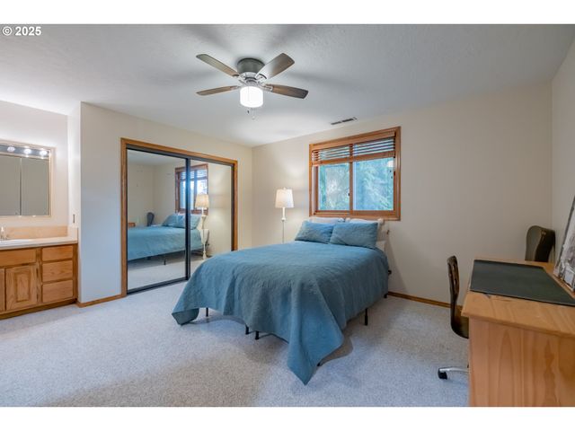 391 MCNARY HEIGHTS Dr N, Keizer, OR 97303