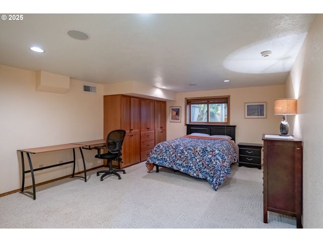 391 MCNARY HEIGHTS Dr N, Keizer, OR 97303