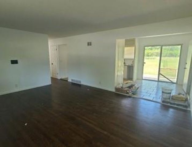 8624 E 83rd Street, Raytown, MO 64138