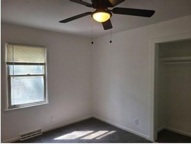 8624 E 83rd Street, Raytown, MO 64138