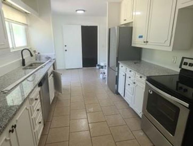 8624 E 83rd Street, Raytown, MO 64138