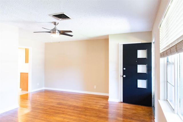 4013 Woodfin Street, Houston, TX 77025