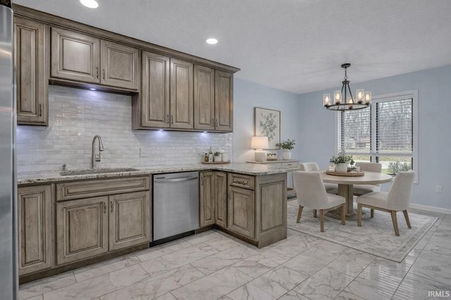 500 Greentree Dr Unit 11, Bedford, IN 47421