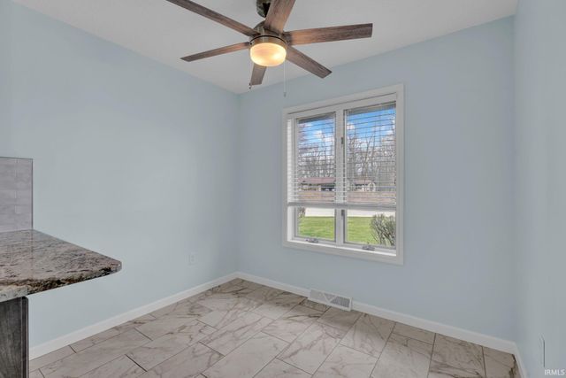 500 Greentree Dr Unit 11, Bedford, IN 47421