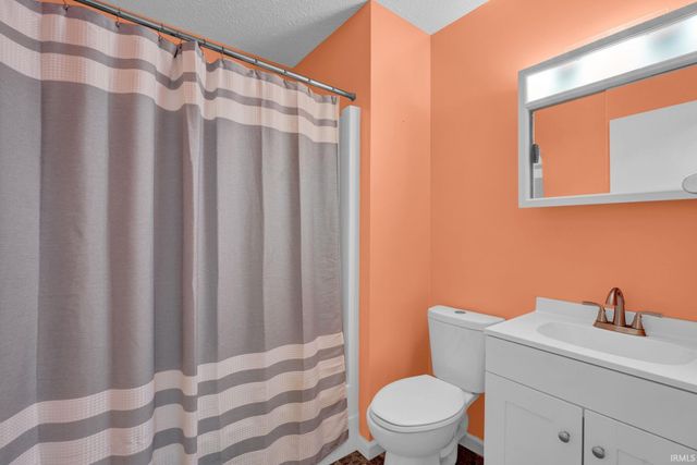 500 Greentree Dr Unit 11, Bedford, IN 47421