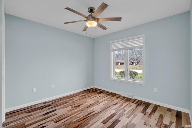 500 Greentree Dr Unit 11, Bedford, IN 47421